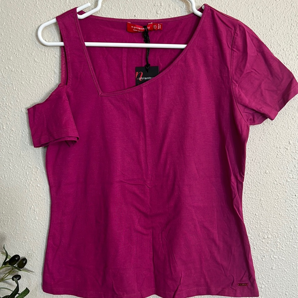 N. Philanthropy Women’s T-shirt small purple NWT